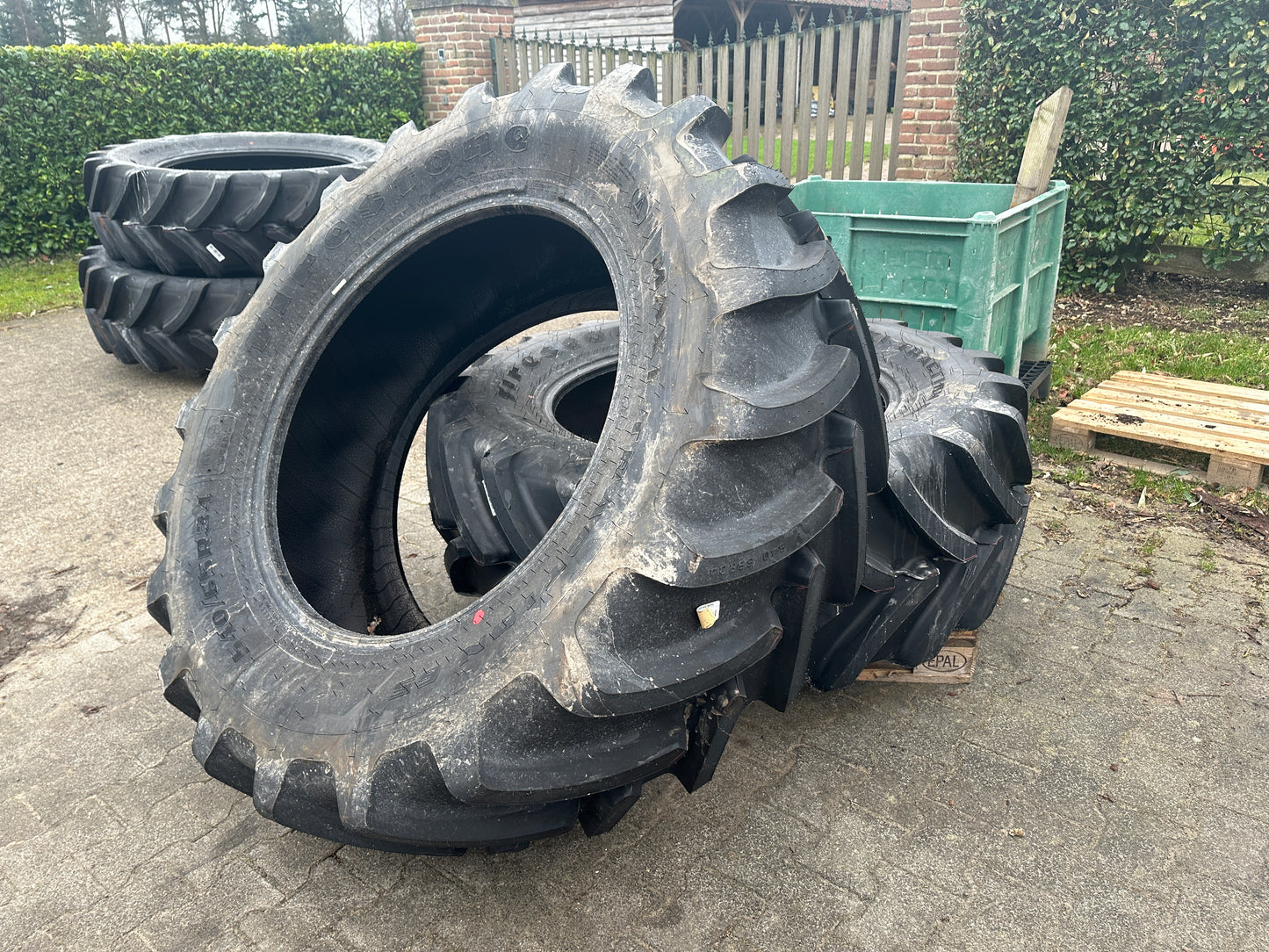 FIRESTONE BANDEN SET 540/ 65 - 34 NIEUW
