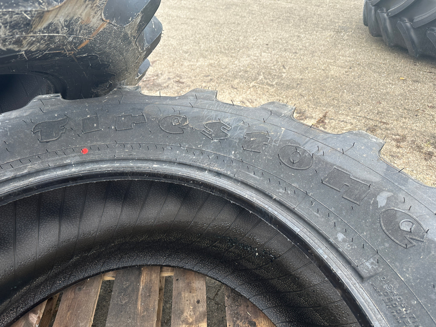 FIRESTONE BANDEN SET 540/ 65 - 34 NIEUW