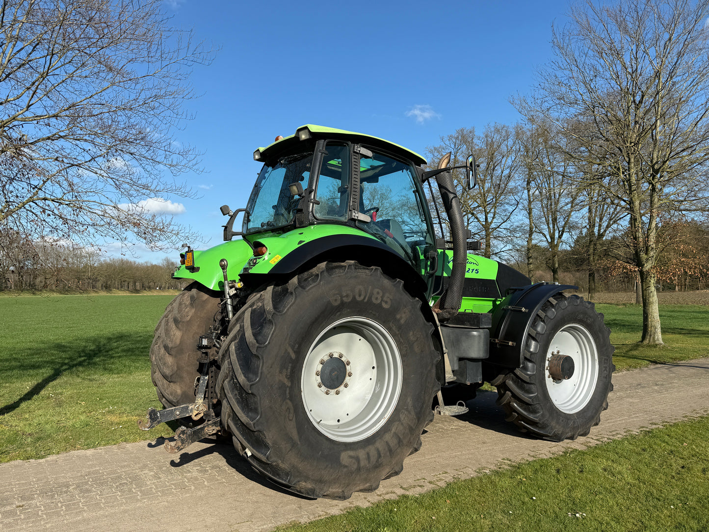 Deutz-Fahr Agrotron 215 Met fronthef en PTO