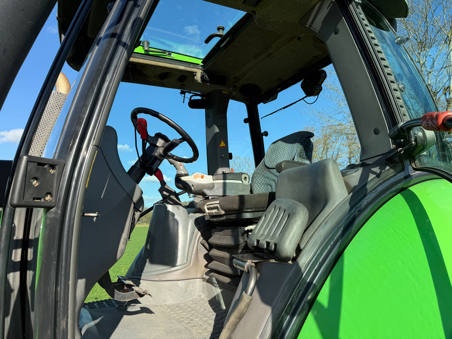 Deutz-Fahr Agrotron 215 Met fronthef en PTO
