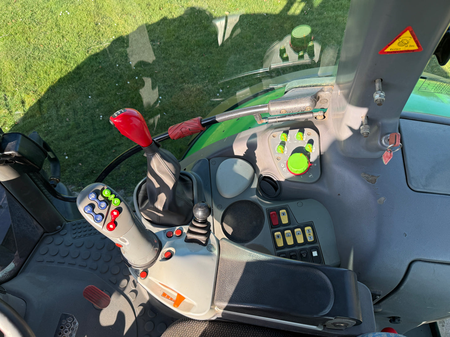 Deutz-Fahr Agrotron 215 Met fronthef en PTO