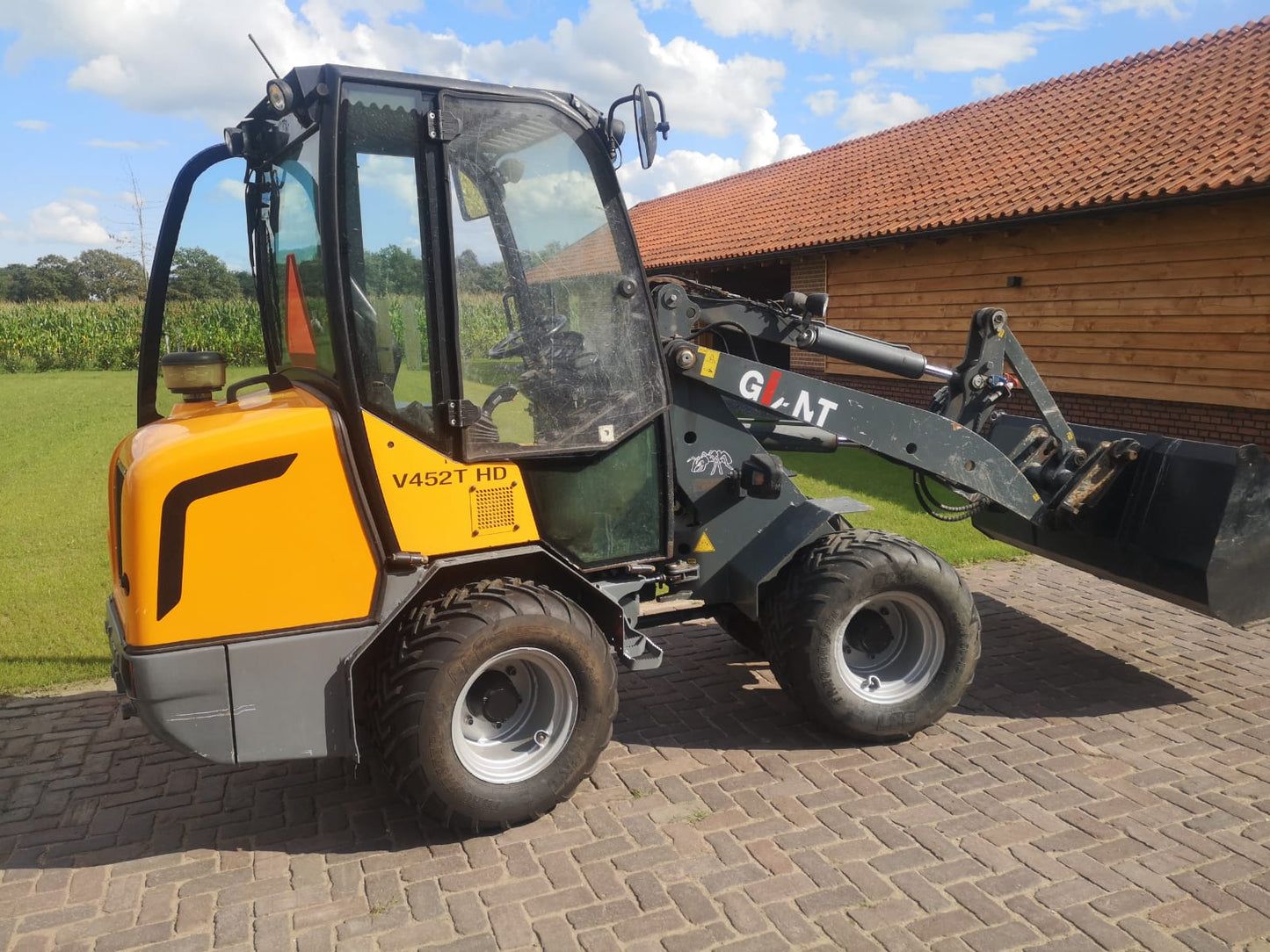 Giant V 452 T HD