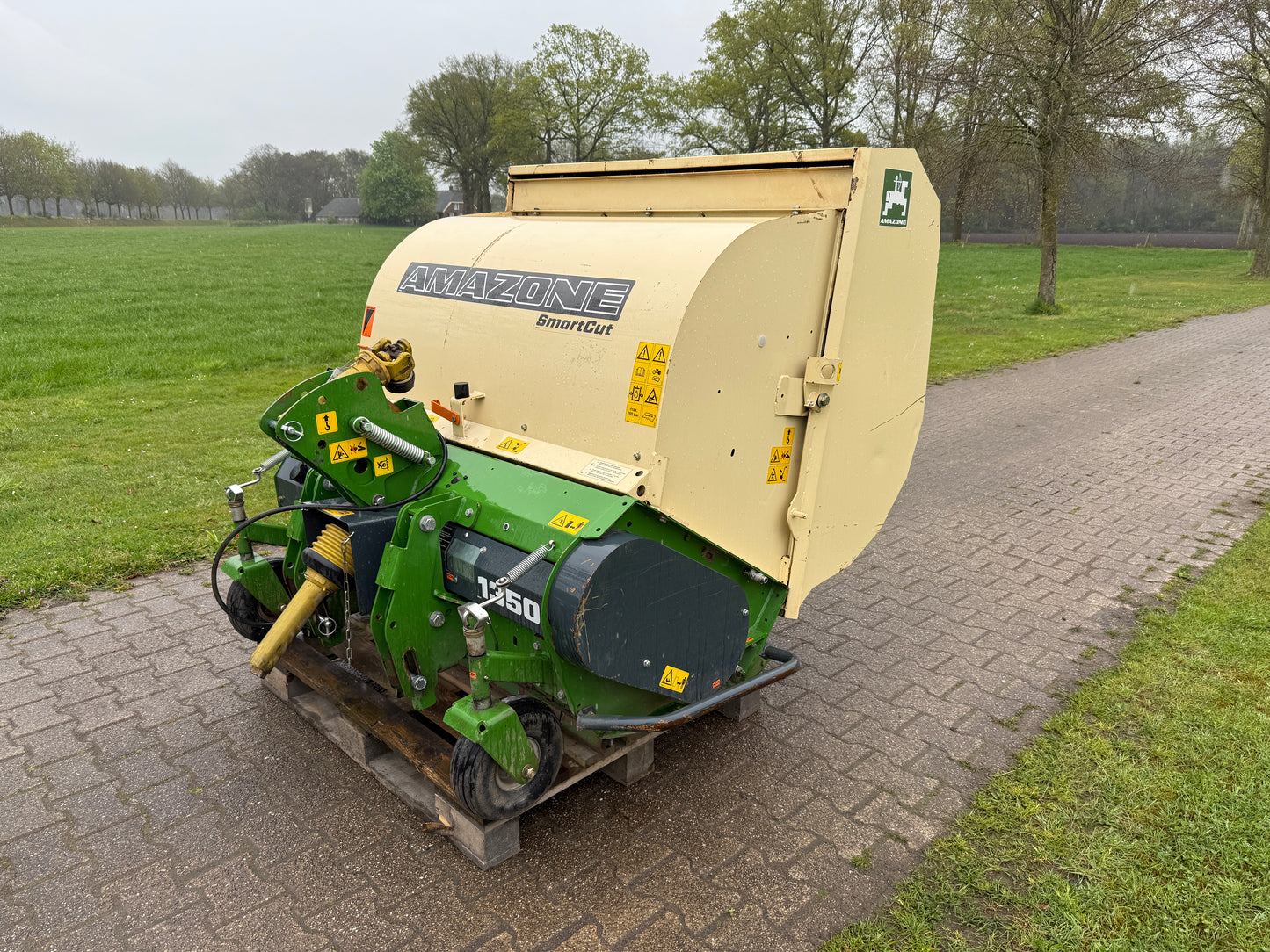 Amazone GH 1350. 3 punts klepelmaaier met opvang