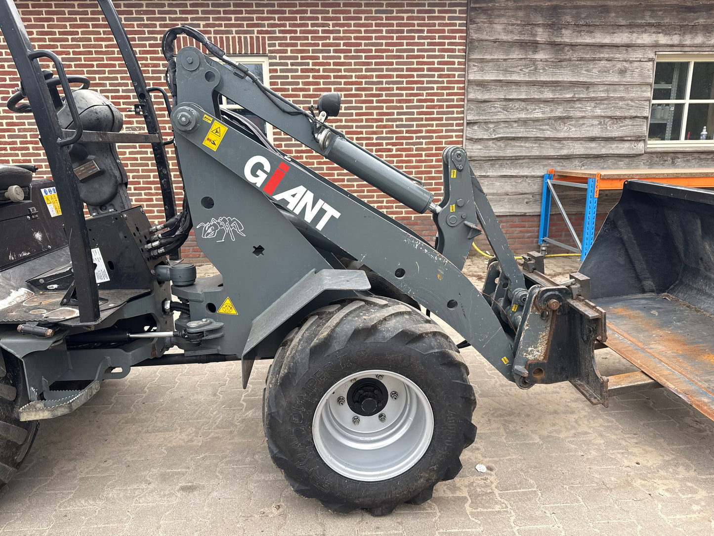 Giant shovel type V362
